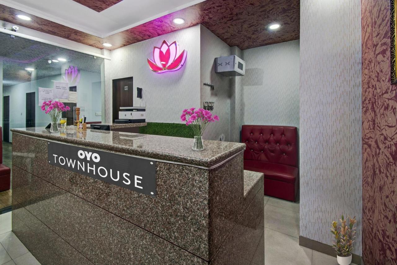 Townhouse The Lotus Hotell Jaipur Exteriör bild