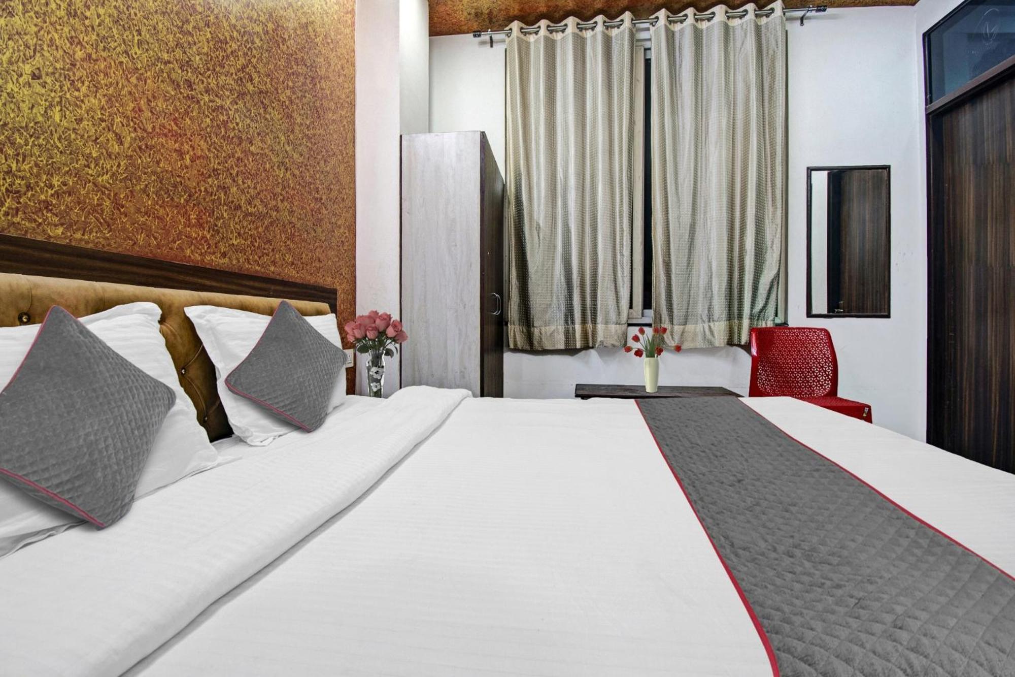 Townhouse The Lotus Hotell Jaipur Exteriör bild