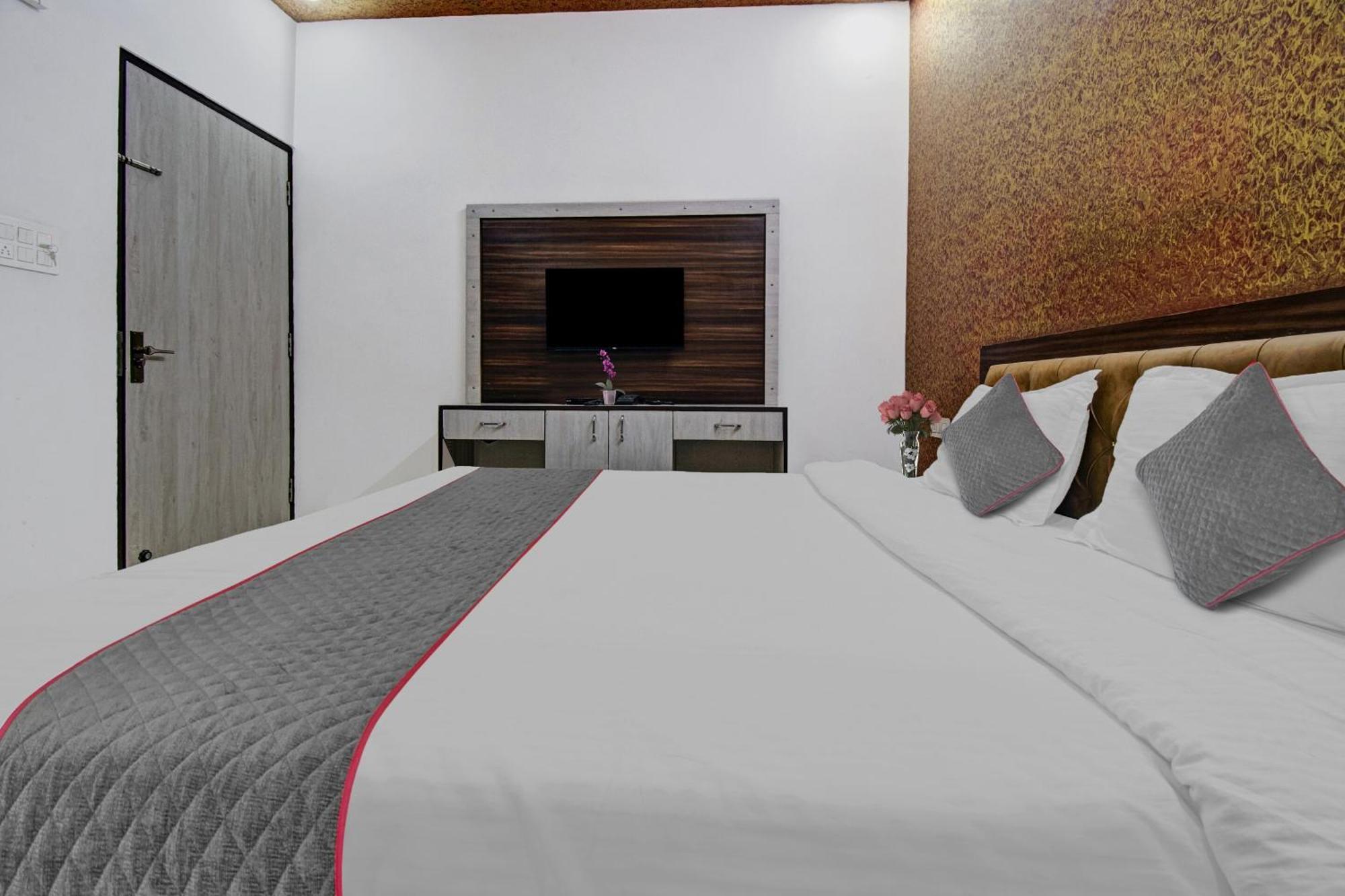 Townhouse The Lotus Hotell Jaipur Exteriör bild